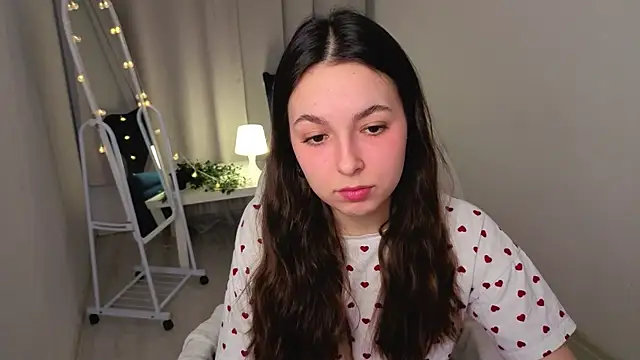 Snapshot of BellaThery chatting on 22, 2, 2026 BellaThery online show from 22, 2, 2026