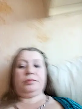 KiraStanton online show from 28, 3, 2026