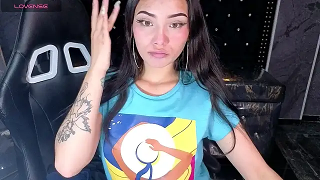 Snapshot of Daphne_nicole_b chatting on 10, 6, 2026 Daphne nicole b online show from 10, 6, 2026