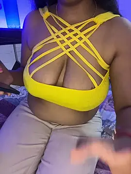 Snapshot of Queenlipx chatting on 7, 4, 2026 Queenlipx online show from 7, 4, 2026