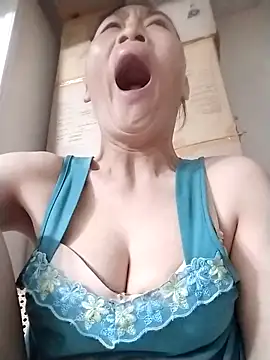 Snapshot of lris-Beauty77 chatting on 15, 4, 2026 lris-Beauty77 online show from 15, 4, 2026