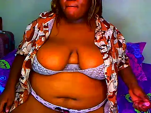 Snapshot of SweetChubbyQueen chatting on 1, 3, 2026 SweetChubbyQueen online show from 1, 3, 2026