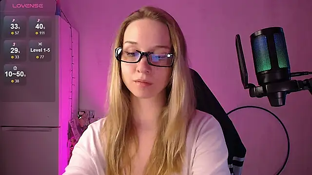 Snapshot of SatinSinner chatting on 3, 3, 2026 SatinSinner online show from 3, 3, 2026