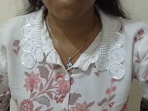 cute momo love online show from 5, 6, 2026