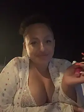 Snapshot of mayawesttt chatting on 6, 5, 2026 mayawesttt online show from 6, 5, 2026