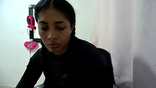 Couplesweethot online show from 28, 4, 2026