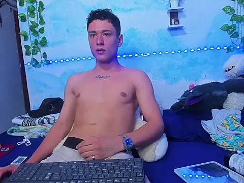 Snapshot of Thanos-22cm chatting on 5, 7, 2026 Thanos-22cm online show from 5, 7, 2026