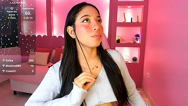 Snapshot of Holy_Lux chatting on 8, 4, 2026 Holy Lux online show from 8, 4, 2026