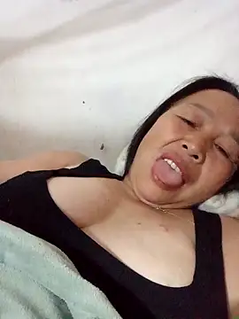 heesuu11 online show from 6, 4, 2026