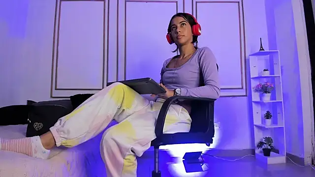 emily gaviria1 online show from 6, 6, 2026