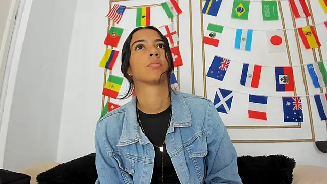Snapshot of emily_gaviria1 chatting on 15, 7, 2026 emily gaviria1 online show from 15, 7, 2026