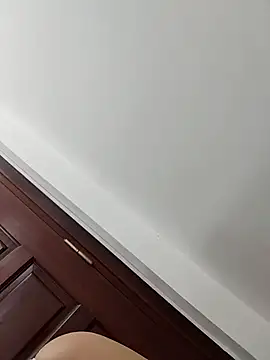 Jinnie sexy online show from 20, 4, 2026