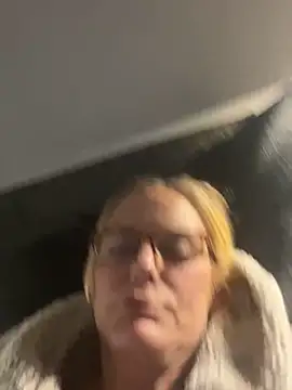 Amelie BlondeXX online show from 29, 3, 2026