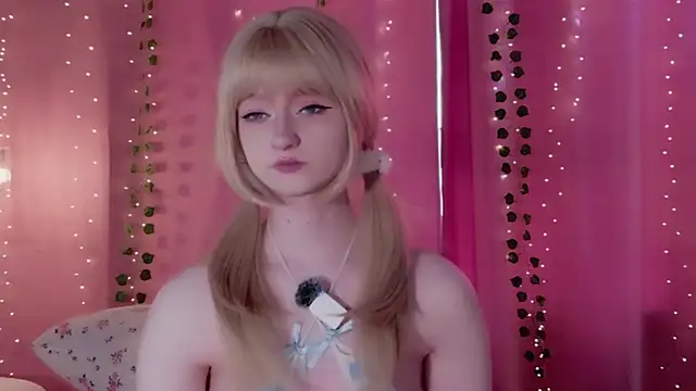 Snapshot of effy_dollie chatting on 18, 7, 2026 effy dollie online show from 18, 7, 2026