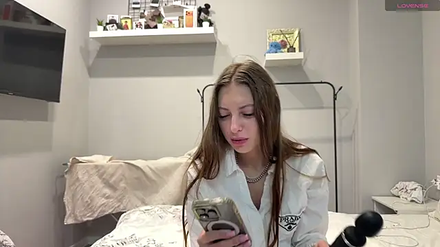 selena favn online show from 10, 6, 2026