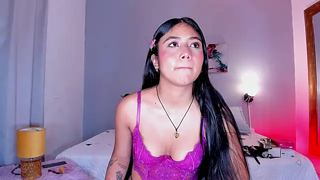 Snapshot of KimTaylorW chatting on 18, 4, 2026 KimTaylorW online show from 18, 4, 2026