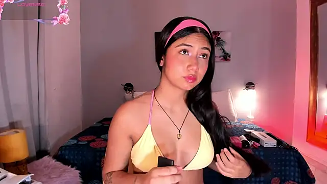 Snapshot of KimTaylorW chatting on 27, 5, 2026 KimTaylorW online show from 27, 5, 2026
