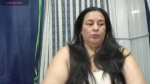 Snapshot of Sharlot_curvy chatting on 15, 6, 2026 Sharlot curvy online show from 15, 6, 2026