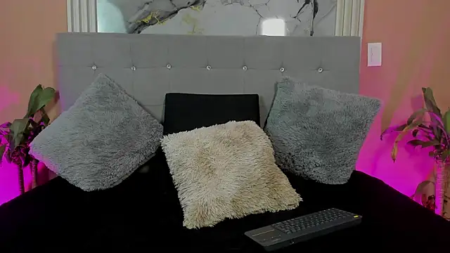 Eros Lux online show from 9, 4, 2026