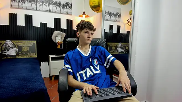 Snapshot of trevor_mob chatting on 17, 6, 2026 trevor mob online show from 17, 6, 2026