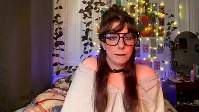 moonvampiq online show from 4, 3, 2026