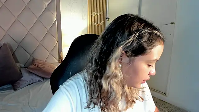 dulce lyraa1 online show from 28, 7, 2026