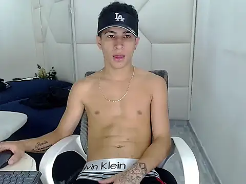 Hollmanhot online show from 5, 3, 2026