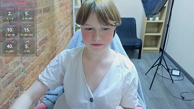  DreamLuna1  online show from 17, 4, 2026