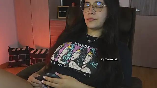 Mara HugeAss online show from 15, 6, 2026
