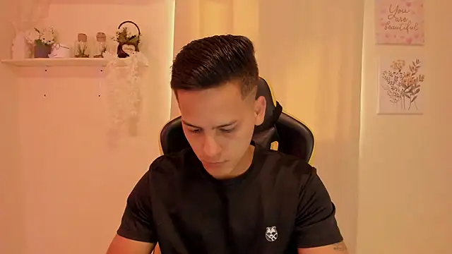 sexy andres01 online show from 19, 3, 2026