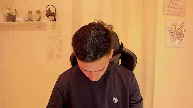 sexy andres01 online show from 16, 4, 2026