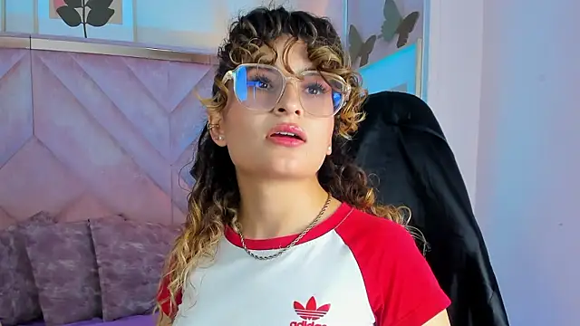 emilyjonesss  online show from 13, 3, 2026