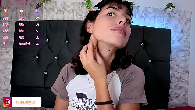 cutninasky online show from 25, 2, 2026