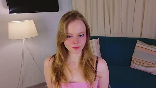 Snapshot of Sophie_Peach_ chatting on 3, 3, 2026 Sophie Peach online show from 3, 3, 2026