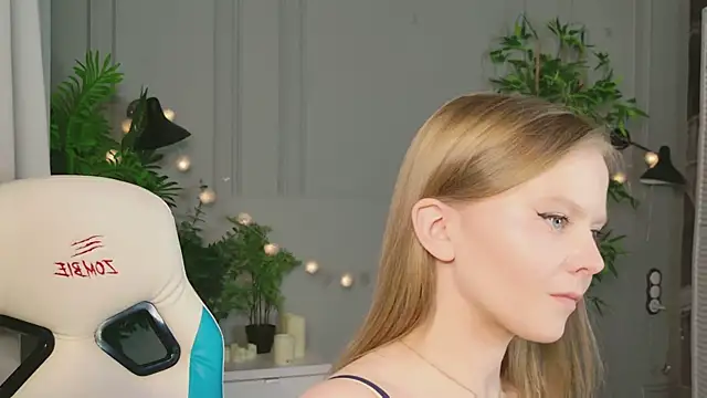 Sophie Peach  online show from 23, 3, 2026