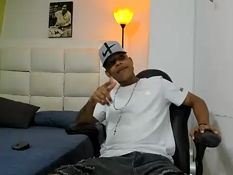 Snapshot of emanuel_23cm chatting on 28, 2, 2026 emanuel 23cm online show from 28, 2, 2026