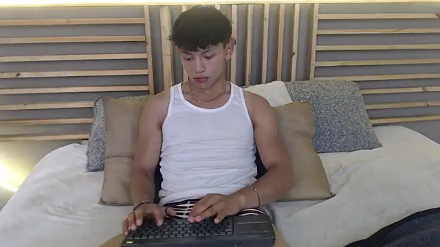 Snapshot of clark_ken01 chatting on 2, 3, 2026 clark ken01 online show from 2, 3, 2026