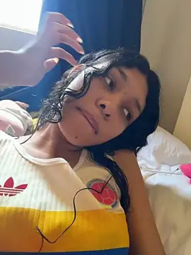 Sophiemoo  online show from 15, 7, 2026