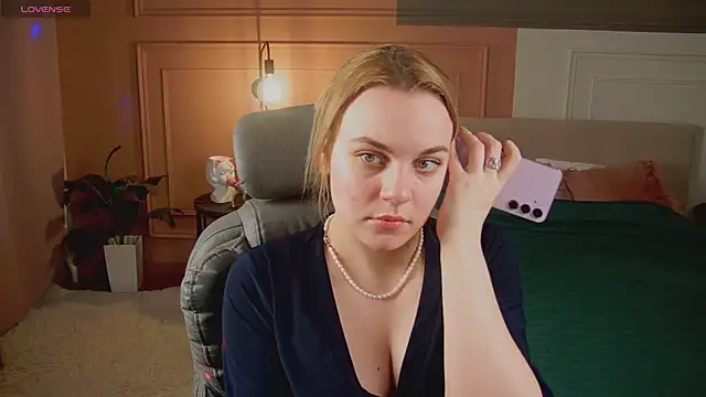 Glow Margo online show from 10, 4, 2026