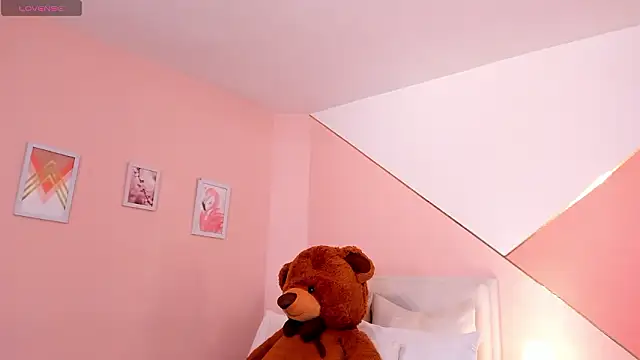 raquel mooon online show from 19, 3, 2026