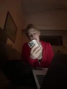 JuliaPrivat online show from 28, 2, 2026