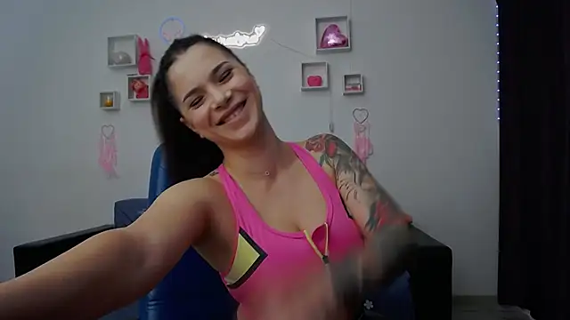 LauraLora3 online show from 7, 4, 2026