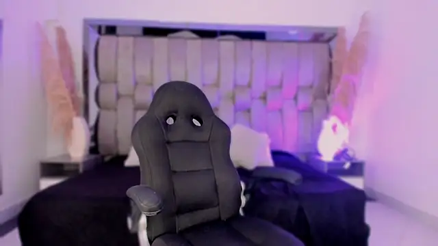 AgathaUwuDoll online show from 28, 3, 2026