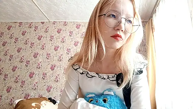 Snapshot of SoniqBliss chatting on 3, 3, 2026 SoniqBliss online show from 3, 3, 2026