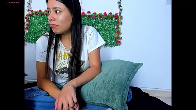 Ivanna Lux online show from 6, 3, 2026