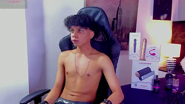 Snapshot of Taylor_Black_01 chatting on 25, 2, 2026 Taylor Black 01 online show from 25, 2, 2026