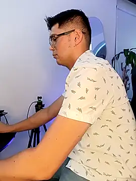 Snapshot of ritzabeth_daniel chatting on 5, 3, 2026 ritzabeth daniel online show from 5, 3, 2026