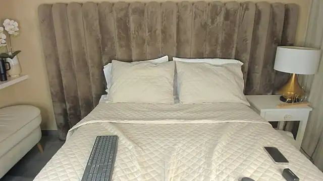 Snapshot of SofiBaez chatting on 10, 4, 2026 SofiBaez online show from 10, 4, 2026