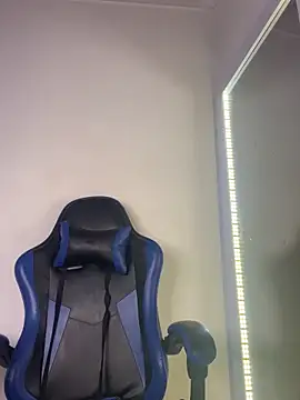 Snapshot of Maddie_7 chatting on 5, 4, 2026 Maddie 7 online show from 5, 4, 2026