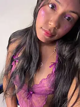 Snapshot of Maddie_7 chatting on 11, 4, 2026 Maddie 7 online show from 11, 4, 2026